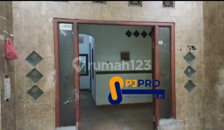 2-Story Shop House Ready to Occupy Near Shopping Center in Kranji, Bekasi 2