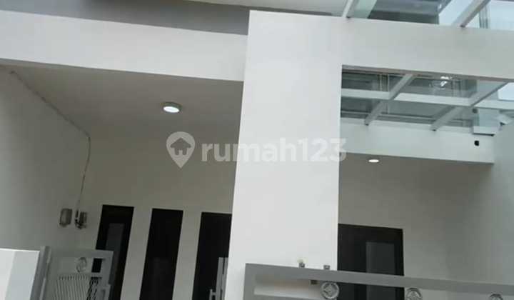 Rumah 2 Lantai Siap Huni Bebas Banjir di Cikambuy, Bandung