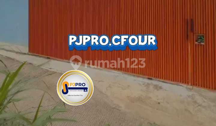 Villa with SHM in Cimahi