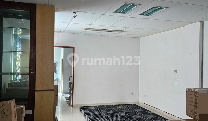 Quick Sale 4-Story Shop House in Puri Deltamas Bandengan Complex 2