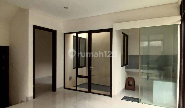 Rumah Lavon Enchanta Unfurnished Rapi Hoek  1