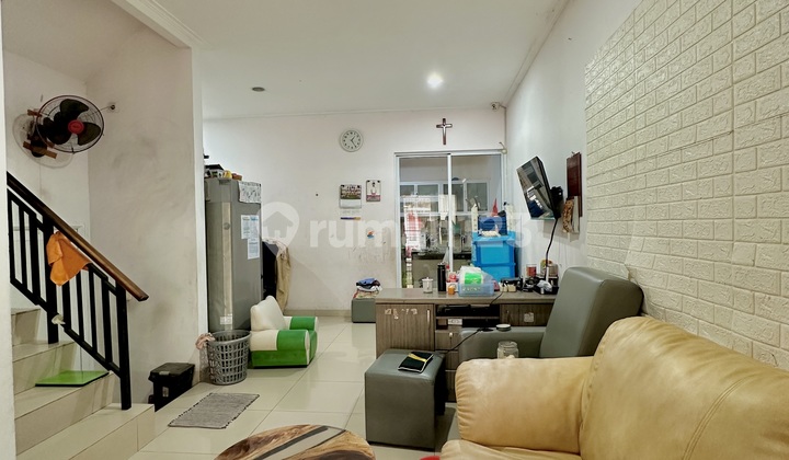 Rumah Green Lake City Rapi Furnish