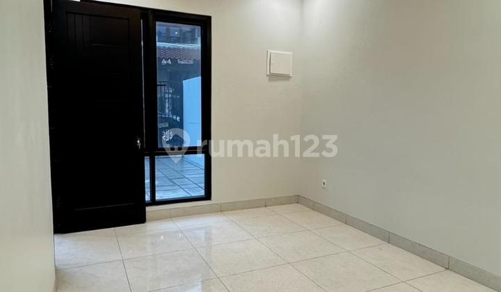 Rumah Meruya Jakarta Barat 2 Lantai Rumah Meruya Jakarta Barat 2 Lantai