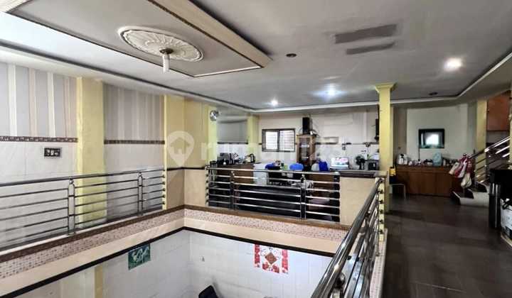 Rumah Jelambar Posisi Strategis Rapi Bagus