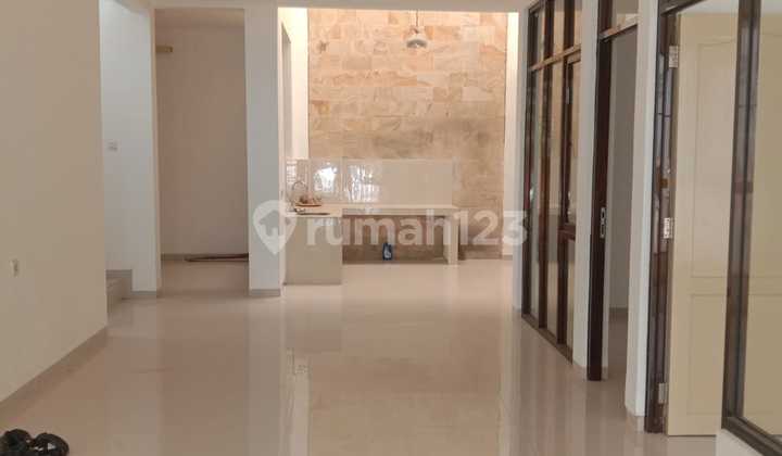 Ready-to-Occupy House in Muara Complex, Peta Street, Bandung Ready-to-Occupy House in Muara Complex, Peta Street, Bandung