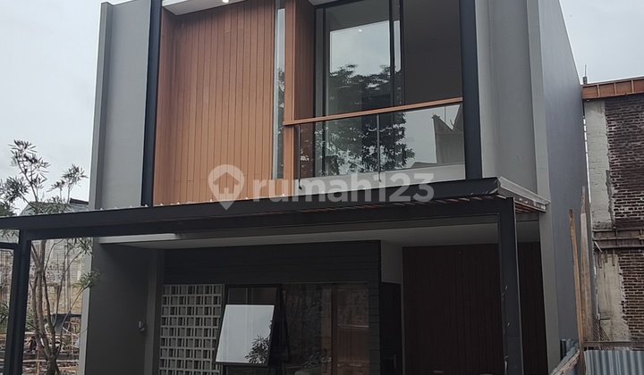 Rumah Brand New Lokasi Setraduta Dekat Akses Tol Pasteur