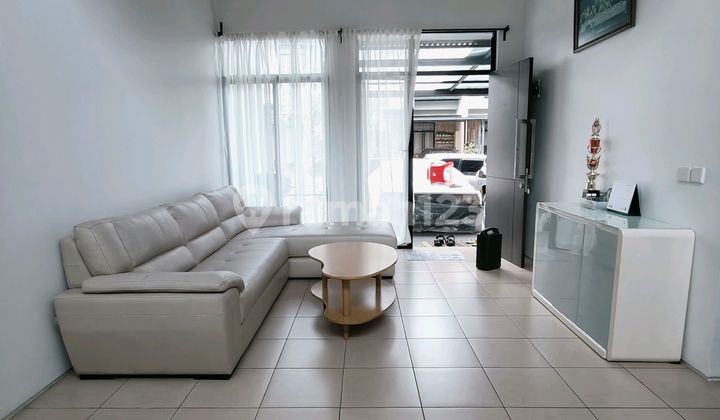 Rumah Asri 2 Lantai Tatar Lokacitra Kota Baru Parahyangan