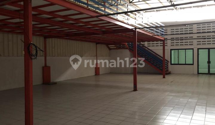 Warehouse located in the border area of West Jakarta & Tangerang