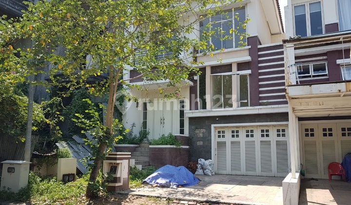 For Sale Crown Golf Pik House, 8x23