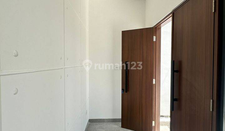 Rumah Brand New Bagus 3 Lantai di Serpong Villa Melati Mas 2