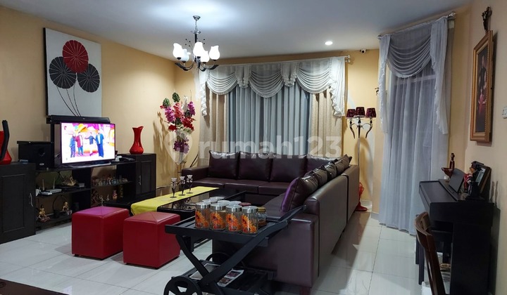 Rumah di Golf Island PIK Sudah Renovasi 1