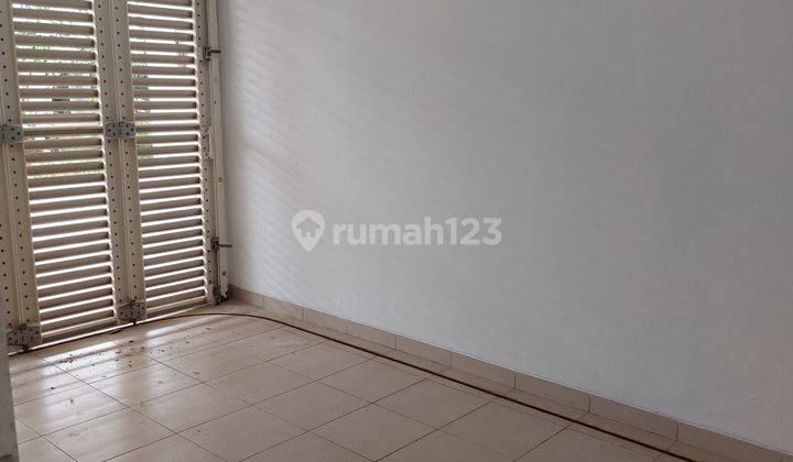 Nego Rumah Nyaman Renovasi Full, Pusat Kota,dekat Kemana2, Dan Baru, Semi Furnised Dg Taman Di Belakang Nan Asri Rumah Nyaman Hadap Selatan Di Residence One Full Renov 2 Lantai Dekat Kemana2 Shm Selatan 2