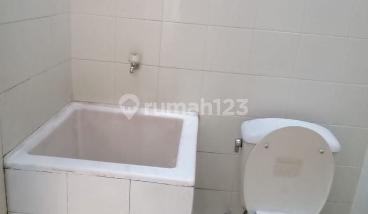 Rumah Sewa Ciater Raya Dekat Kemana2 Depan Jalan Raya 5 Langkah Dari Pintu Keluar Pos Satpam 200Sd300m Dari Mc Donald Ciater Raya Rumah di Jalan Ciater Raya 2