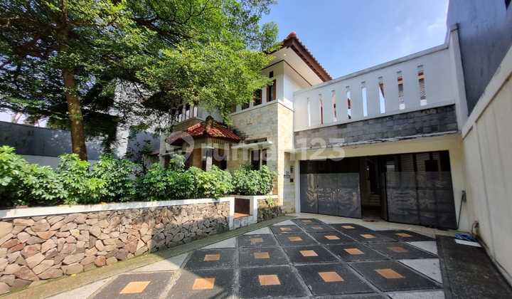 RUMAH 2 LANTAI DALAM KOMPLEK DI SETRADUTA BANDUNG