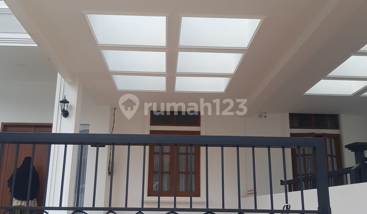 Rumah Baru Minimalis Classic 4 Kamar Tidur di Buah Batu Nego Sampai Deal Rumah Baru Minimalis Classic 4 Kamar Tidur di Buah Batu Nego Sampai Deal