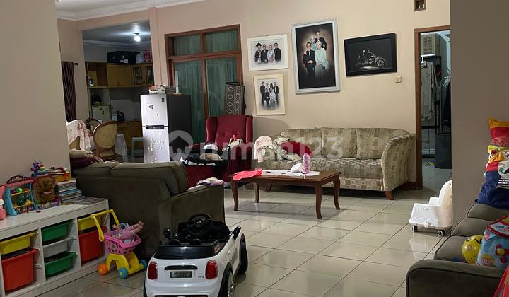 HOUSE IN PARAKAN ASRI COMPLEX, SOUTH BANDUNG