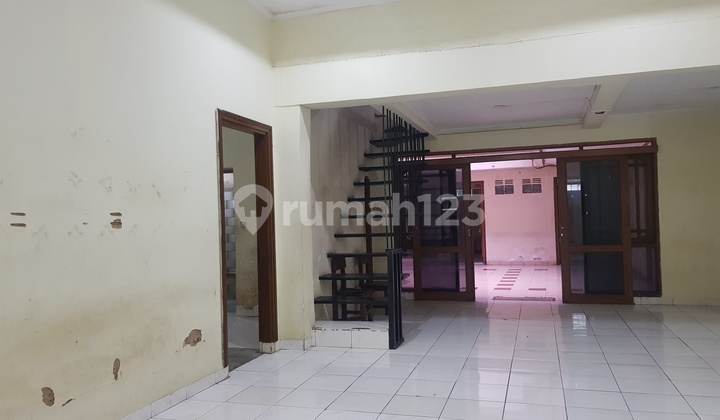 RUANG USAHA LOKASI STRATEGIS SAYAP RIAU