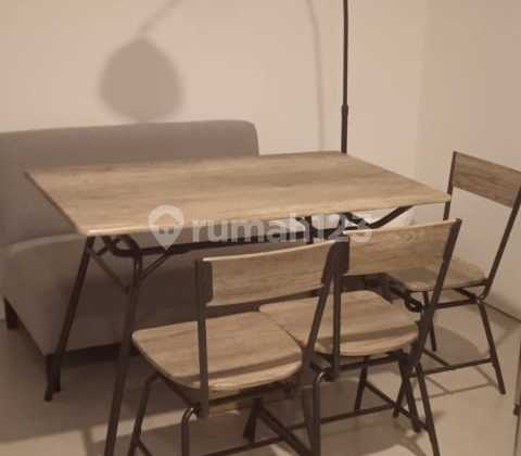 Rumah dengan Konsep Apartement 2 Bedroom Furnish