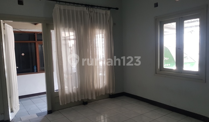 Rumah Sayap Sutami Dekat ke Gegerkalong Setrasari Sangat Cocok untuk Usaha/Kantor/Tinggal