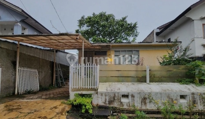 RUMAH TUA HITUNG TANAH DI KOMPLEK SETIABUDI REGENSI BANDUNG UTARA