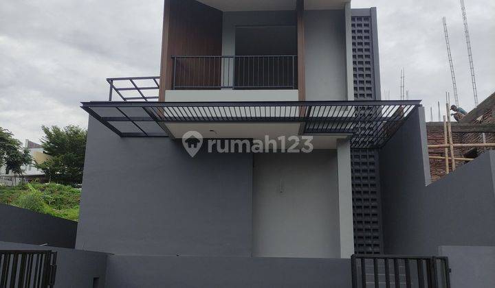 Rumah modern minimalis dengan view laut 1