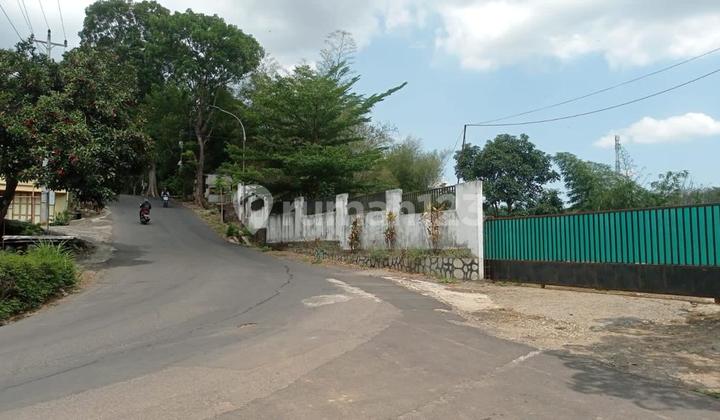 Tanah View Gunung Dan Sungai Pudakpayung 1