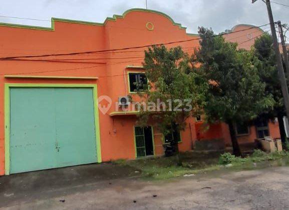 Disewakan Gudang di Pergudangan Lantebung (Lewati Pergudangan Bontoa- sebelum terowongan pertama) luas tanah 15x30, luas bangunan 15x24...ada kantor 2 Lantai ukuran 5x6 (Gudang Blok A12/no.2.... Harga sewa 150 Juta/Tahun 1