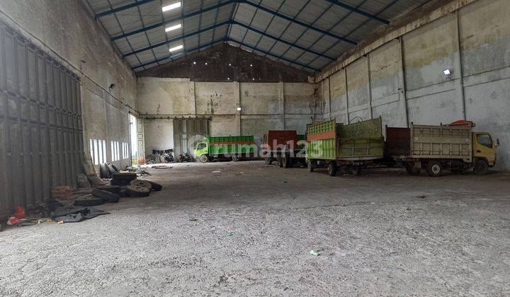 Gudang Tengah Kota 2.000 Meter Parkiran Luas  3