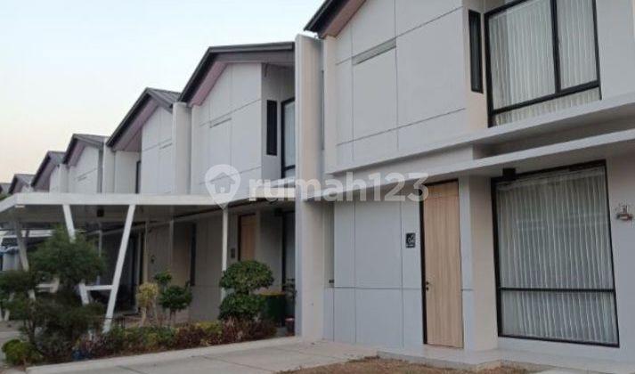 Rumah Rolling Hills 2 lantai  hanya 1 menit le trans mall  1