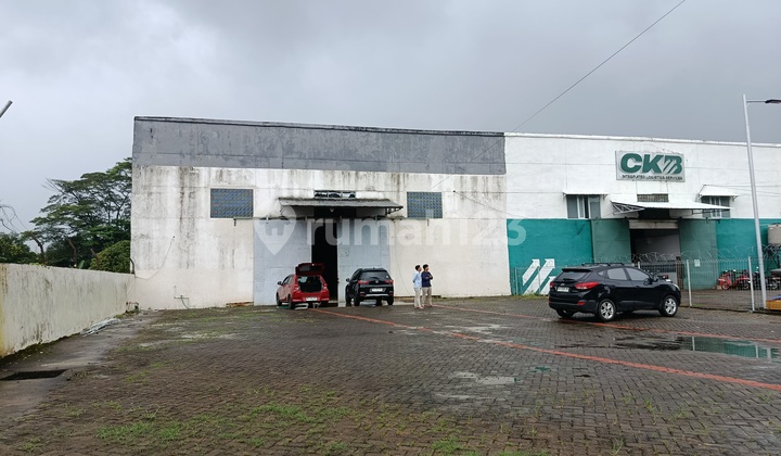 Disewakan Gudang Jl Perintis Kemerdekaan Poros...Ada Kantor2 Lantai Disewakan Gudang Jl Perintis Kemerdekaan Poros...Ada Kantor2 Lantai