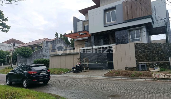 Dijual Rumah Eksklusif 3 Lantai di Tanjung Bunga! Lokasi Strategis Jl. Gunung Bromo, Dekat Sekolah Dian Harapan. Luas 20X30x 3 Lantai, Kolam Renang Pribadi... 20 Miliar