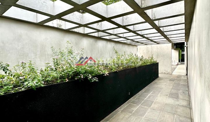 Rumah Baru Bergaya Kontemporer di Ampera, Jakarta Selatan 2