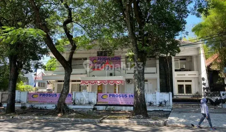 Rumah lama hitung tanah cocok untuk usaha bandung 2