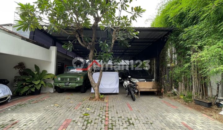 Rumah Satu Lantai Parkiran Luas di Lengkapi Kolam Renang di Cipete Jakarta Selatan 2