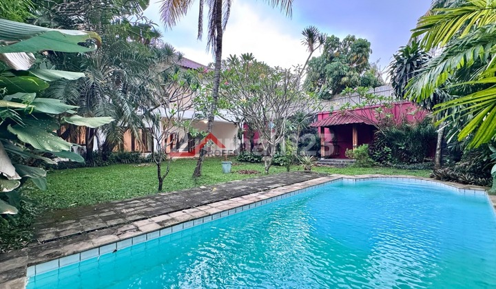 Rumah Mewah Dan Kokoh Lingkungan Sejuk Kemang Jakarta Selatan