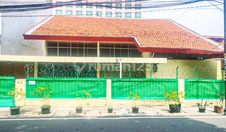 Rumah Asri Jalan Lebar Bebas Banjir Area Jl. Kramat Jakarta Pusat Rumah Asri Jalan Lebar Bebas Banjir Area Jl. Kramat Jakarta Pusat