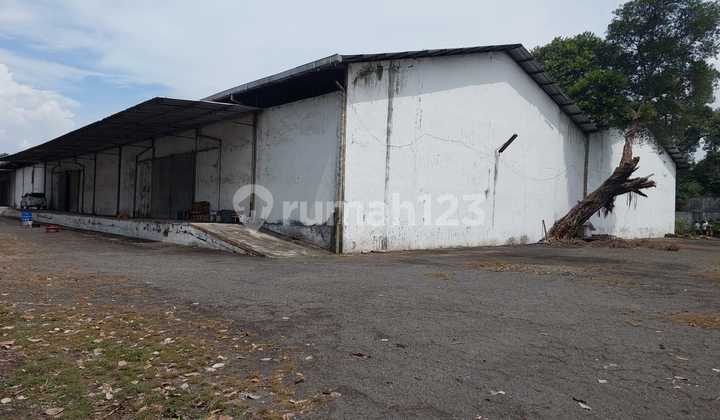 Dijual Gudang LT/LB : 10.600 / 4300 m di Jl. Yos Sudarso Medan 2