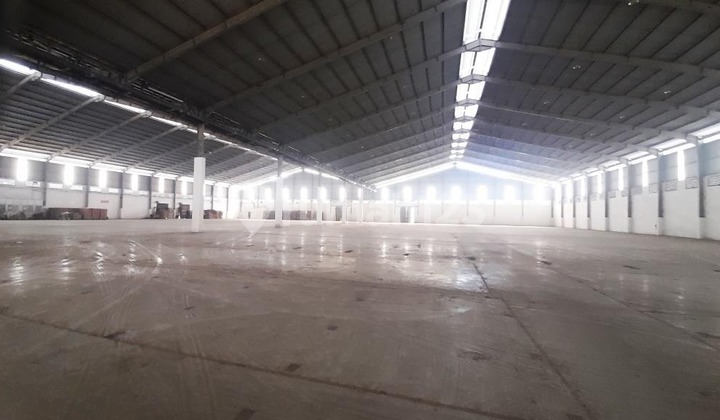 Warehouse for Rent Ready to Use 7560 sqm with loading dock in KIM Mabar.