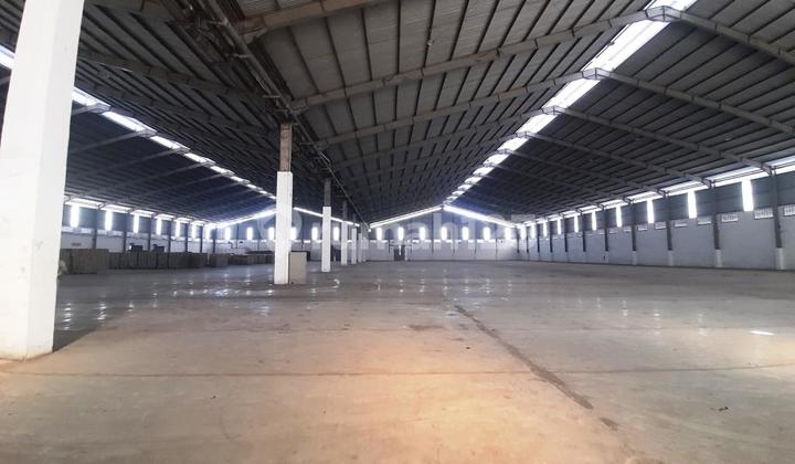 Warehouse for Rent Ready to Use 7560 sqm with loading dock in KIM Mabar.