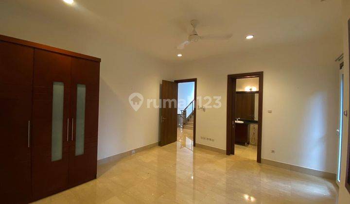 Disewakan Townhouse Exclusive Kawasan Antasari 8