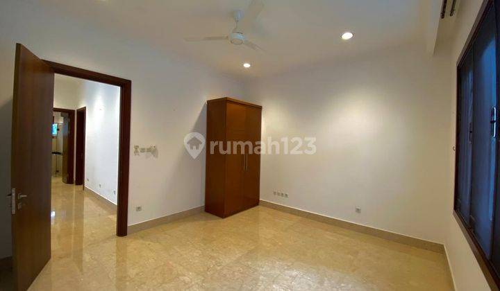 Disewakan Townhouse Exclusive Kawasan Antasari 12