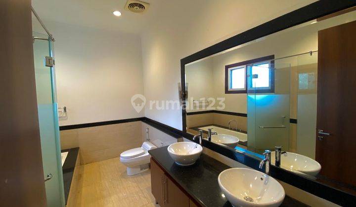 Disewakan Townhouse Exclusive Kawasan Antasari 16