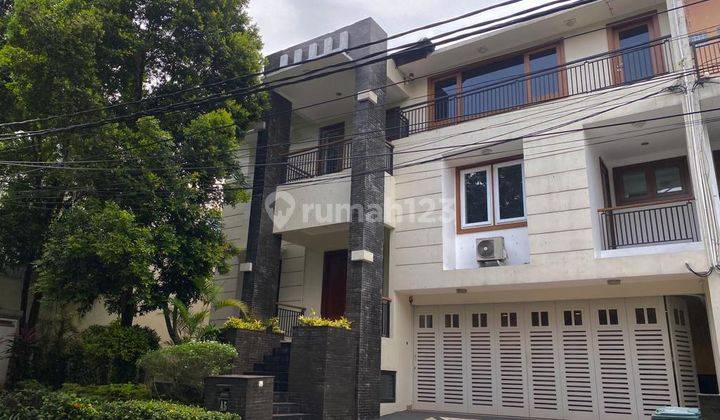 Disewakan Townhouse Exclusive Kawasan Antasari 21