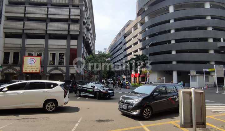 Ruko Luas 96 m2 DI Frenchwalk dalam MOI Kelapa Gading Cocok untuk usaha