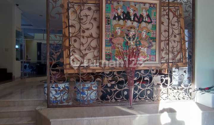 Dijual rumah mewah 3 lantai di Sunter Paradise ada kolam renang, Sunter