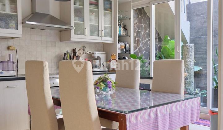 Dijual Rumah Cantik Siap Huni di Cluster Victoria River Park, BSD,  Tangerang Selatan 2