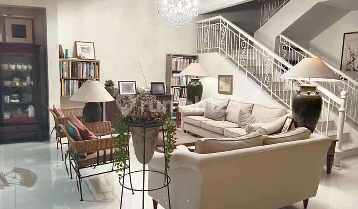 Dijual Rumah Bagus 2LT SHM Cluster Bellagio Di BSD The Green Tangerang 2