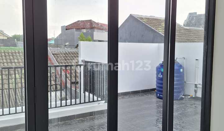 Dijual Rumah Bagus 2 Lantai Bonus Kitchen Set Mewah Kencana Loka 12.5 - BSD 2
