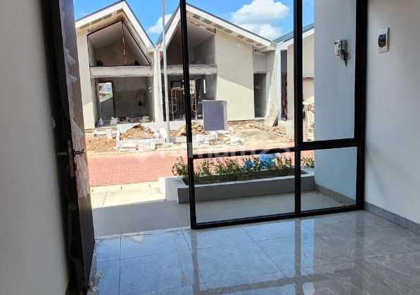 Price 868 Million House in the Center of Tangerang City Main Road Free Administrative Fees
