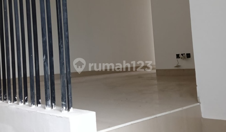 For Sale Nice 2-Story Ready-to-Occupy Hook House in BSD The Icon 2